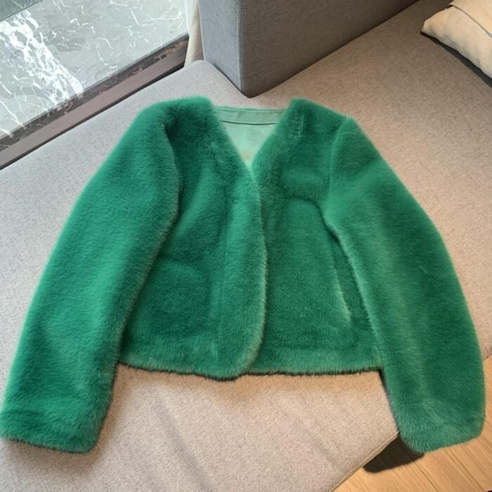 Women's Short Solid Color Eco-friendly Fur Jacket - Image 4