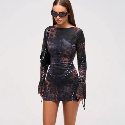 Winter New Contrast Color Leopard Print Metal Buckle Short Dress