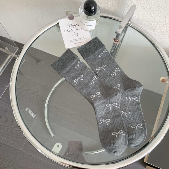 O1CN015FIXW11OuQ2PIIWfM_2214892281765-0-cib.jpg Women's Bowknot Mid-calf Length Loose Socks - Image 3