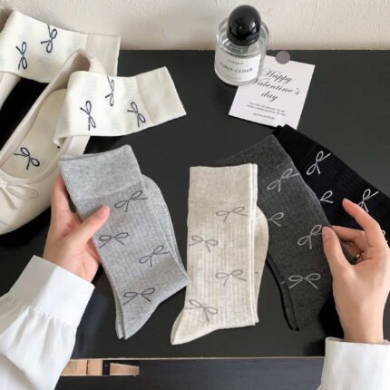 Women's Bowknot Mid-calf Length Loose Socks