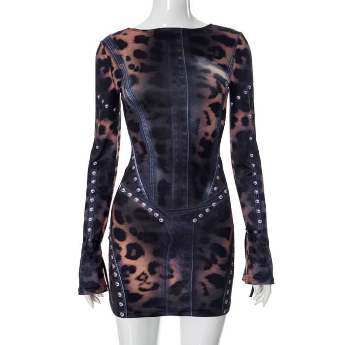 O1CN01Vjnn6n1PpfZYNxTO5_3676141890-0-cib.jpg Winter New Contrast Color Leopard Print Metal Buckle Short Dress - Image 5
