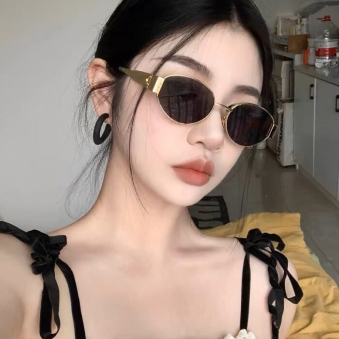 cc98c6d6-321b-45ea-a76c-fe6843e4e3d6.jpg New Retro Oval Frame Glasses - Image 1