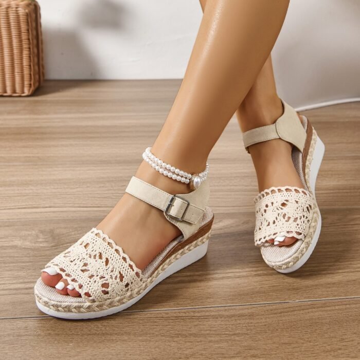 O1CN01PpSYkJ1VtENxoYSq4_2215938862710-0-cib.jpg New European And American Peep Toe Fashion Comfortable Wedge Platform Buckle Strap Plus Size Sandals - Image 5